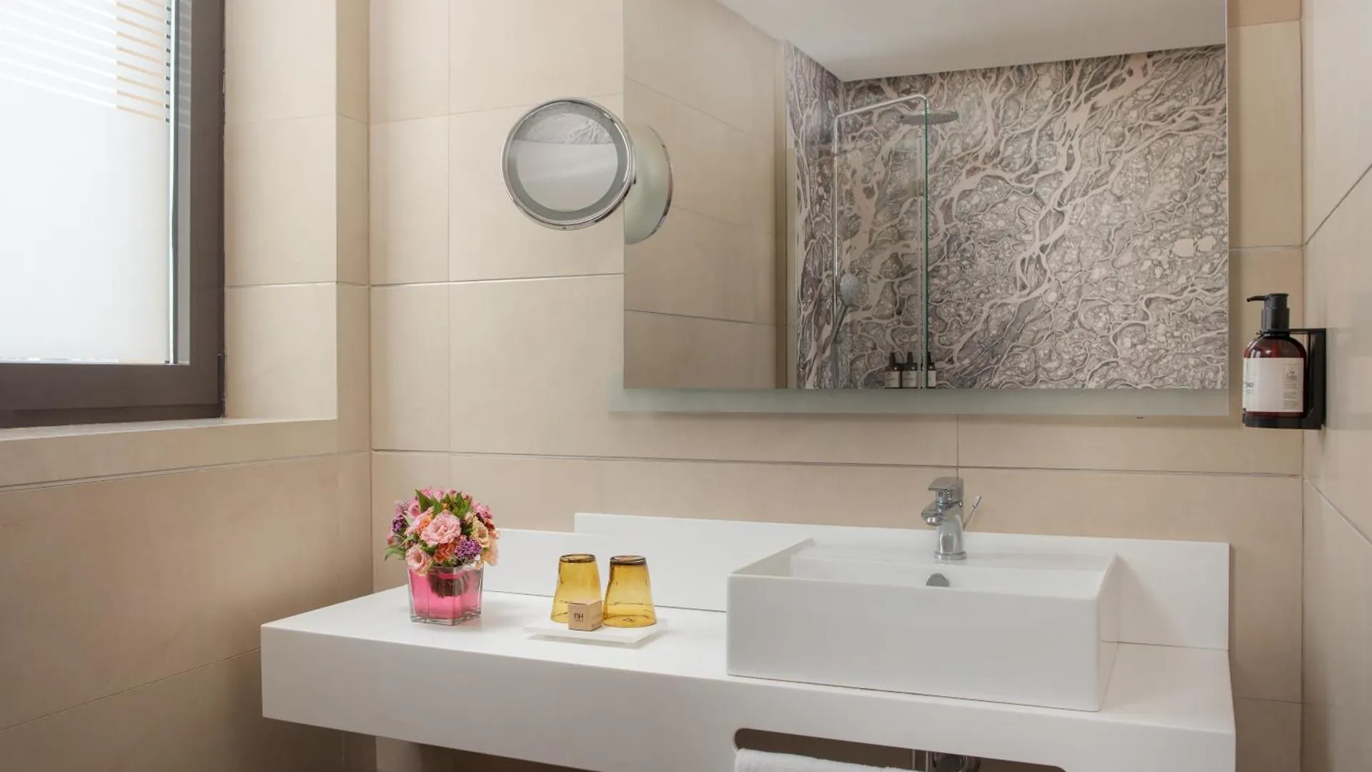 Nh Catania Centro Hotel 4*,
