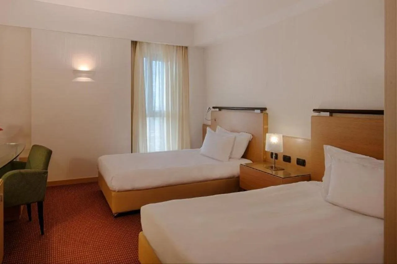 Nh Catania Centro Hotel 4*,